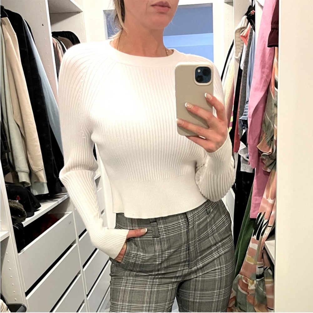 Dynamite Long Sleeve Cropped Sweater Cream